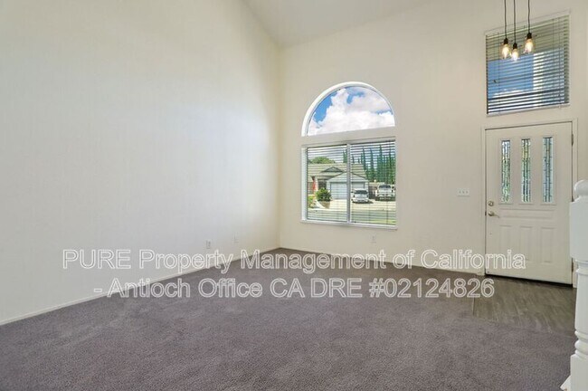 1832 Fairhaven Wy photo 4