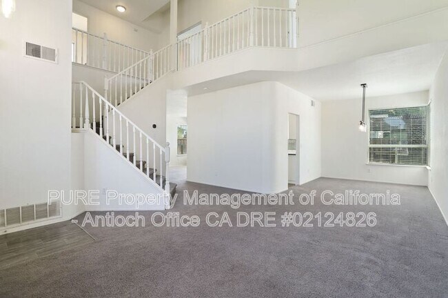 1832 Fairhaven Wy photo 5