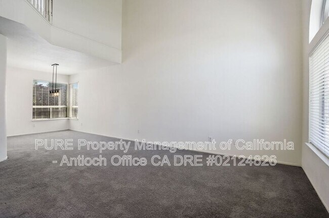 1832 Fairhaven Wy photo 3