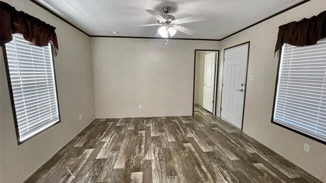 1203 Thicket Court, Granbury, TX 76048 photo 5
