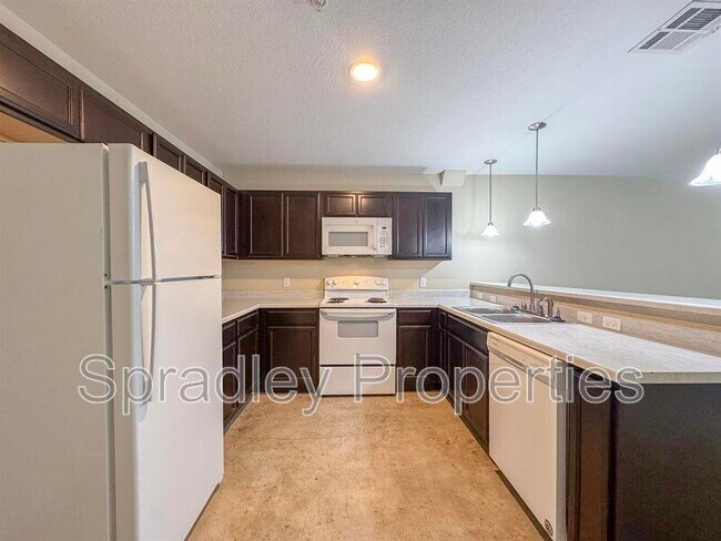 255 E 5th Ave Belton, TX 76513 photo 3