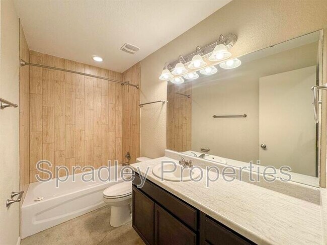 255 E 5th Ave Belton, TX 76513 photo 5