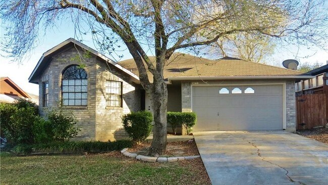 1260 Hilltop Dr San Marcos, TX 78666 photo 2