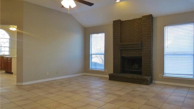 1260 Hilltop Dr San Marcos, TX 78666 photo 3