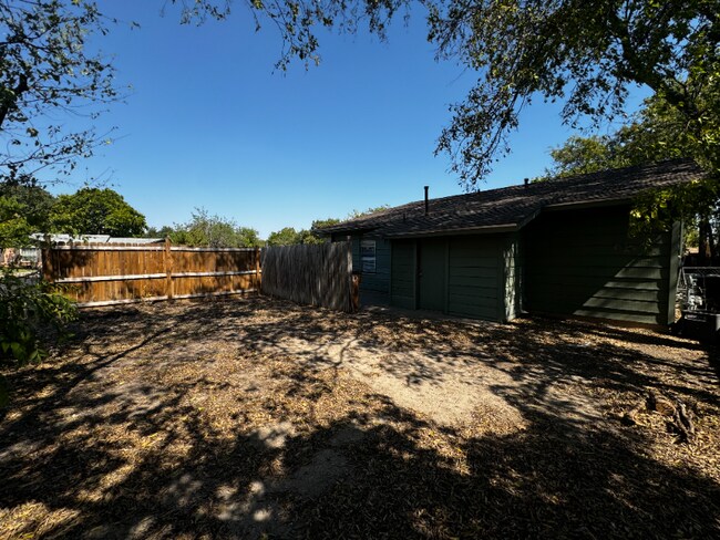 313 Flournoy Drive, Austin, TX 78745 photo 4