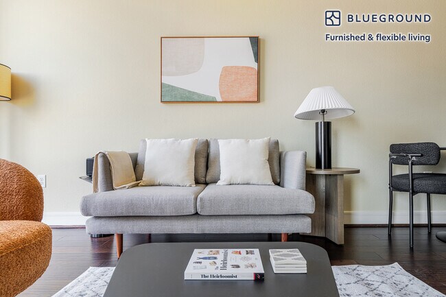 214 Barton Springs Rd Austin, TX 78704 photo 2