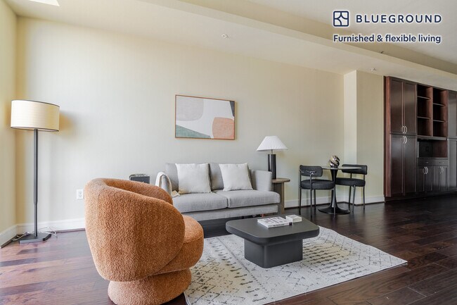 214 Barton Springs Rd Austin, TX 78704 photo 3