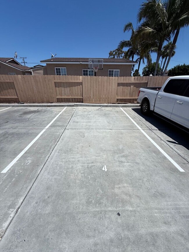273 Alvarado St Chula Vista, CA 91910 photo 3