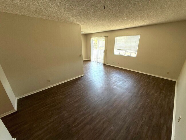 273 Alvarado St Chula Vista, CA 91910 photo 4