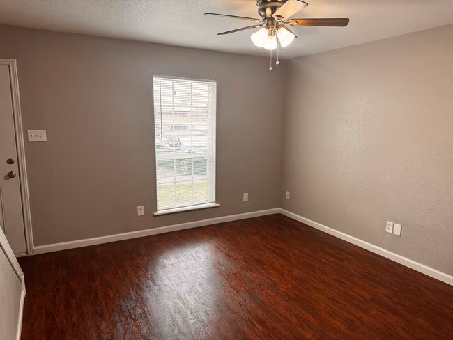 357 NW Newton Dr Burleson, TX 76028 photo 3