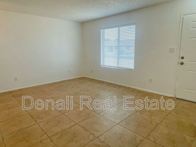 498 E Mesquite Ave Apache Junction, AZ 85119 photo 4