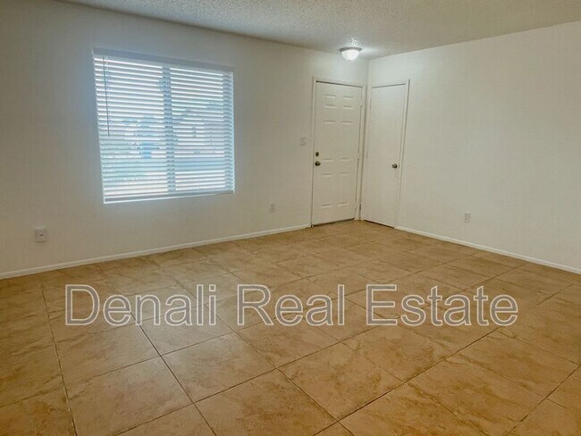 498 E Mesquite Ave Apache Junction, AZ 85119 photo 5