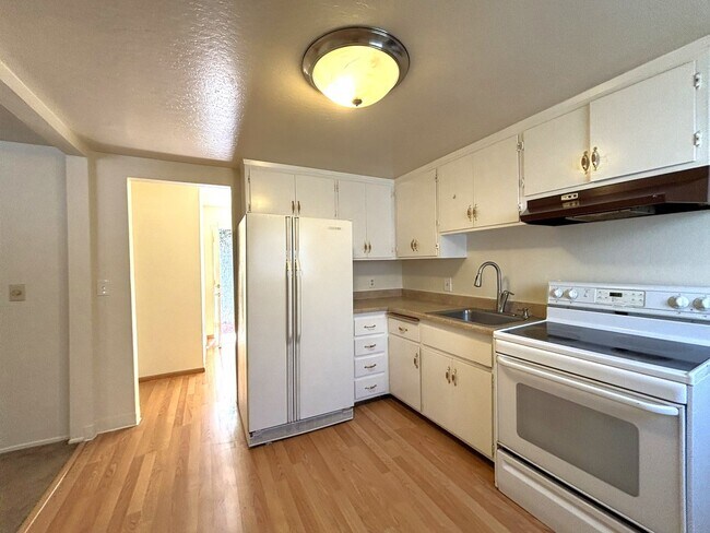 37811 Iron Horse Lane, Fremont, CA 94536 photo 3