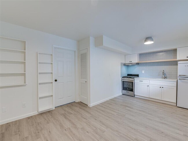 3707 Cedar St Austin, TX 78705 photo 4
