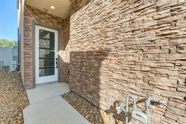 2920 El Fenice Lane, Houston, TX 77057 photo 5