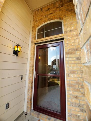 4017 Chinaberry Dr Garland, TX 75043 photo 2