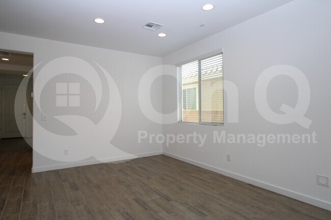 17114 West Fallen Leaf Lane, Surprise, AZ 85387 photo 5