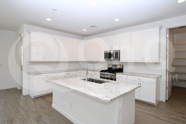 17114 West Fallen Leaf Lane, Surprise, AZ 85387 photo 3