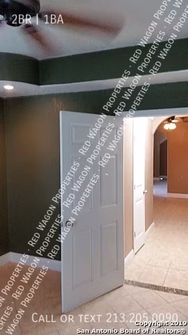 236 E Dullnig Ct San Antonio, TX 78223 photo 2