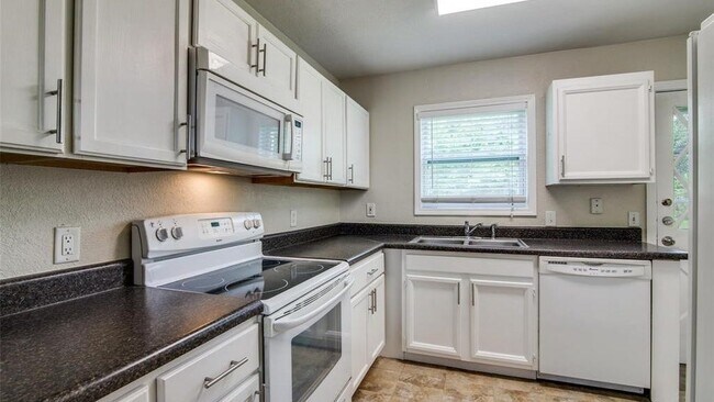 1909 Williams Drive, Garland, TX 75042 photo 5