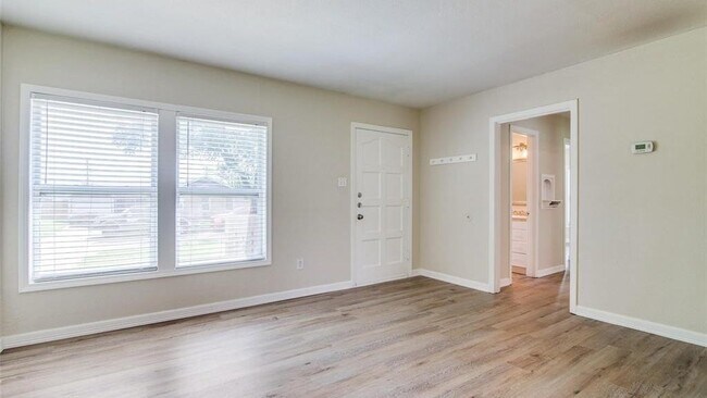 1909 Williams Drive, Garland, TX 75042 photo 2