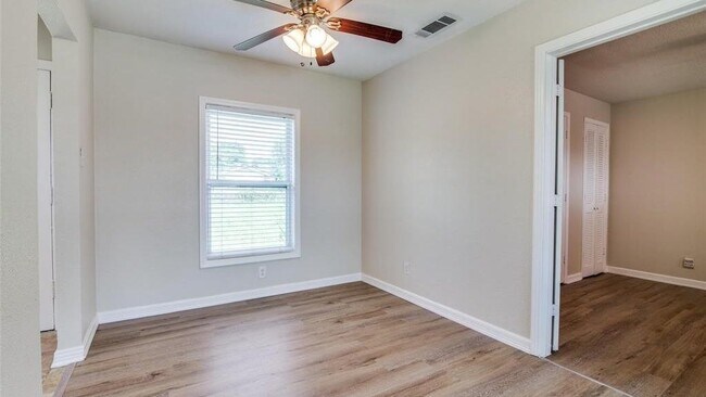 1909 Williams Drive, Garland, TX 75042 photo 4