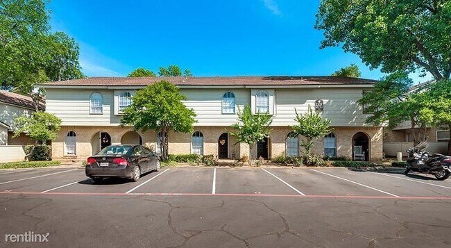 3206 Green Tee Dr Pantego, TX 76013 photo 3