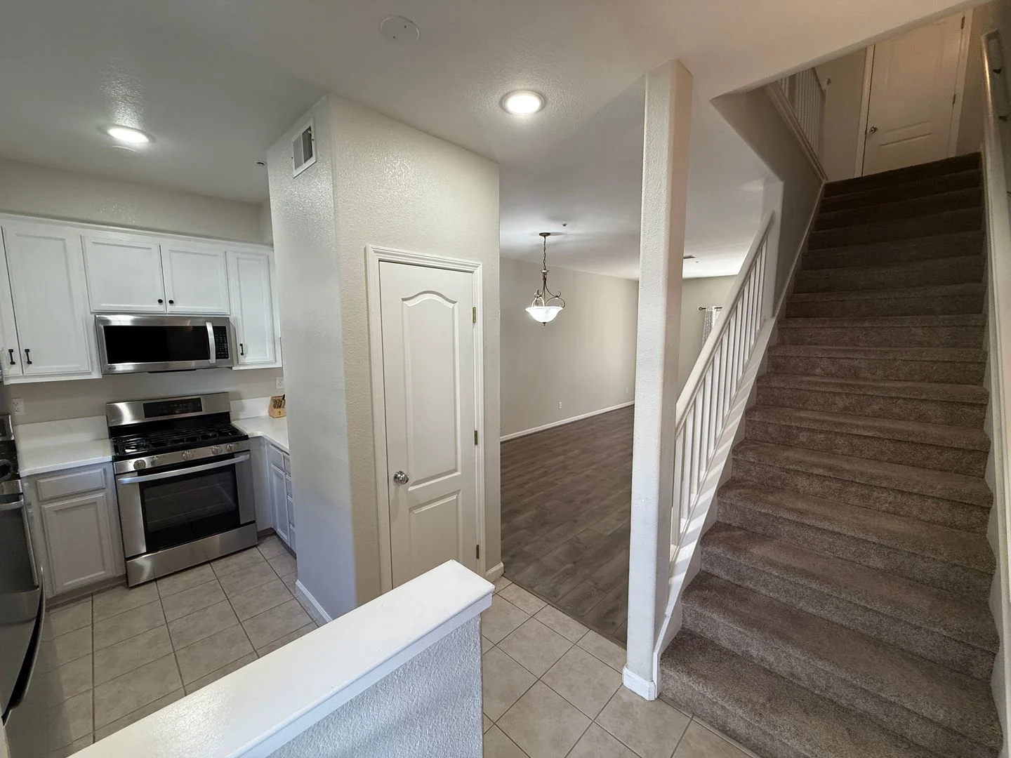 2-Bedroom Martinez Townhome Near The Village Oaks Shopping Plaza photo 3