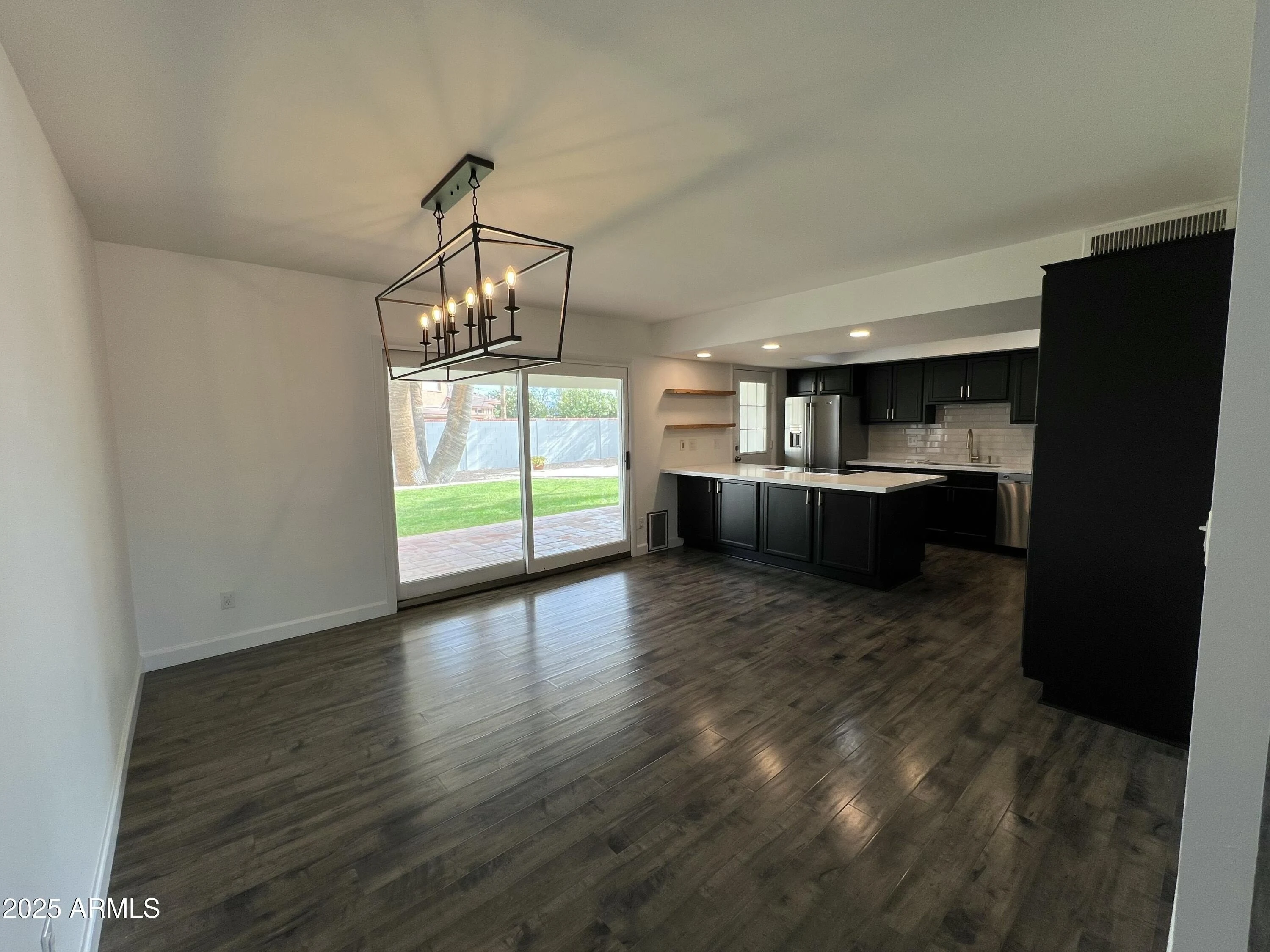 8744 E Rose Ln photo 3