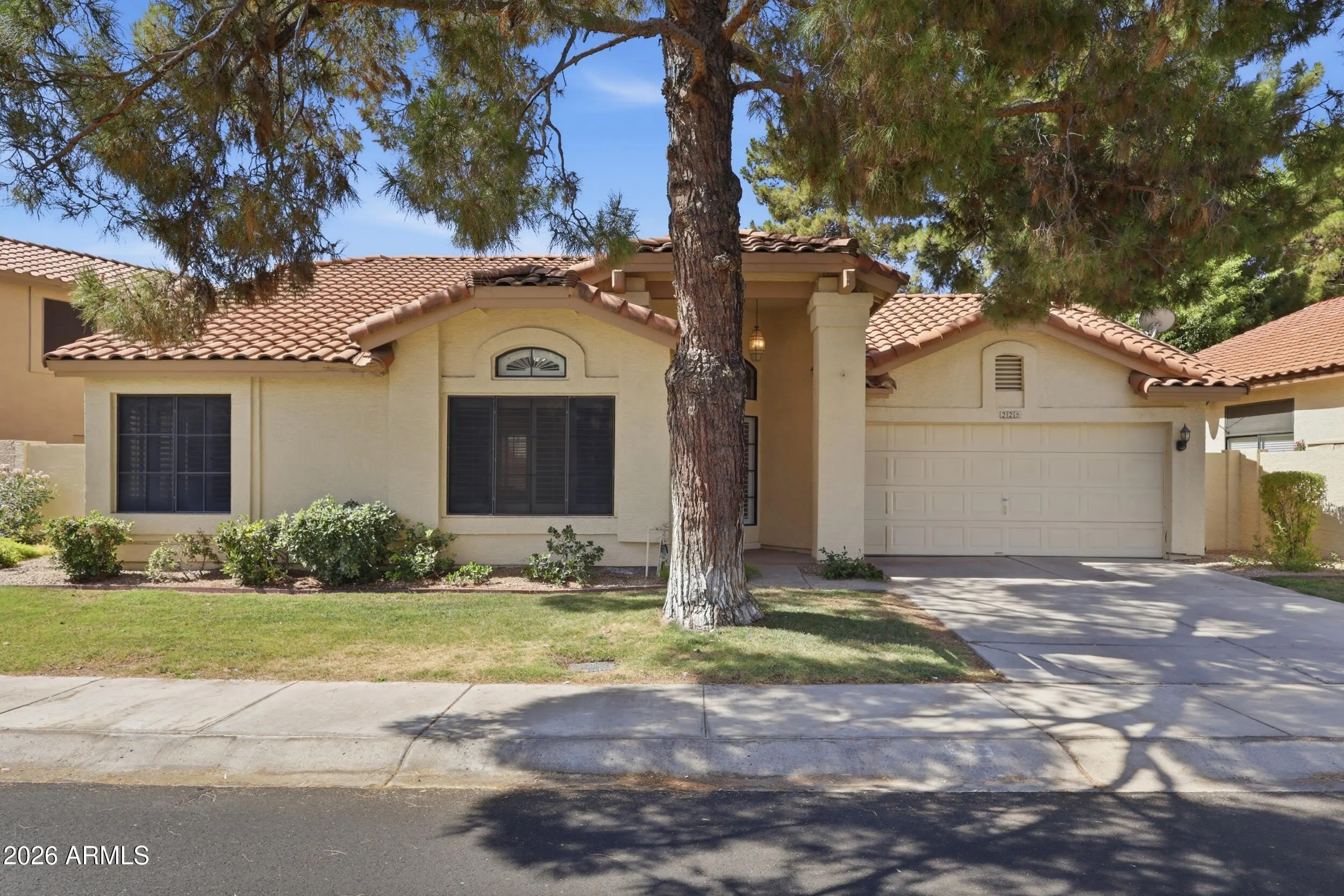 225 W Vera Ln Tempe, AZ 85284 photo 2