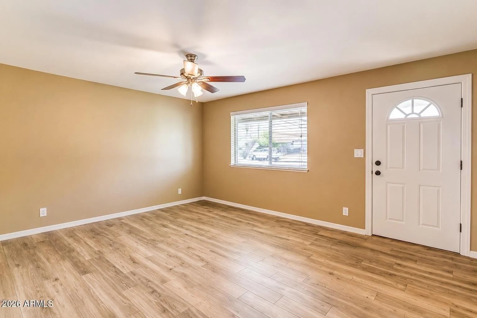 1015 E Marigold Ln Tempe, AZ 85288 photo 4