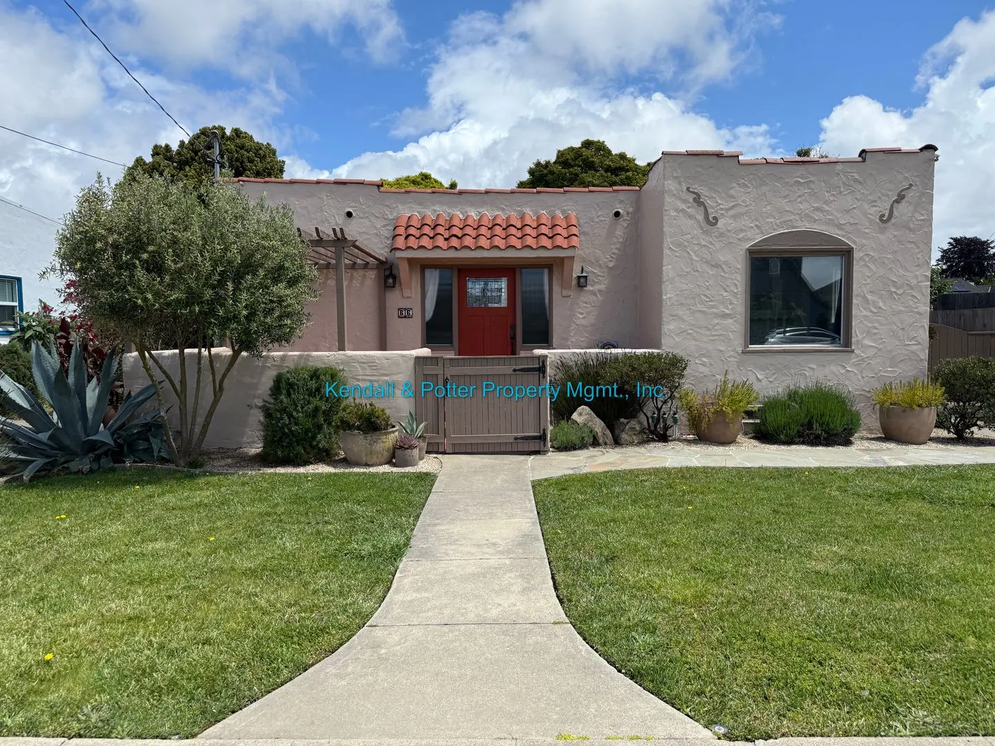 66 Roosevelt St photo 3