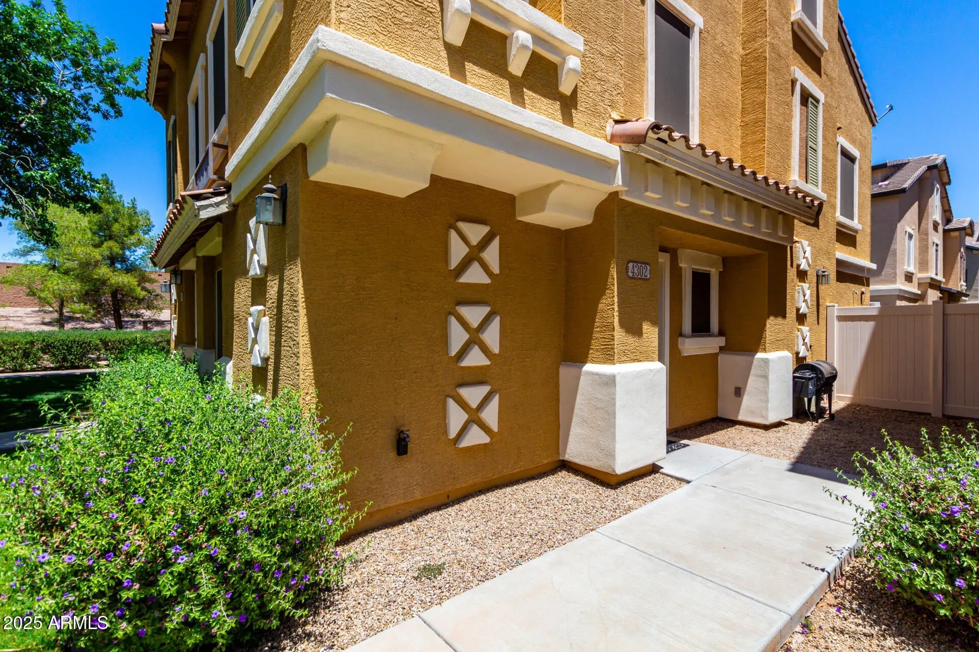 4302 E Jasper Drive photo 3