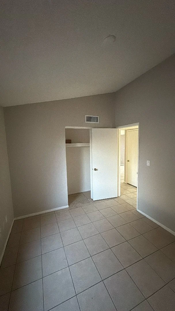 1664 S Robin Lane photo 4