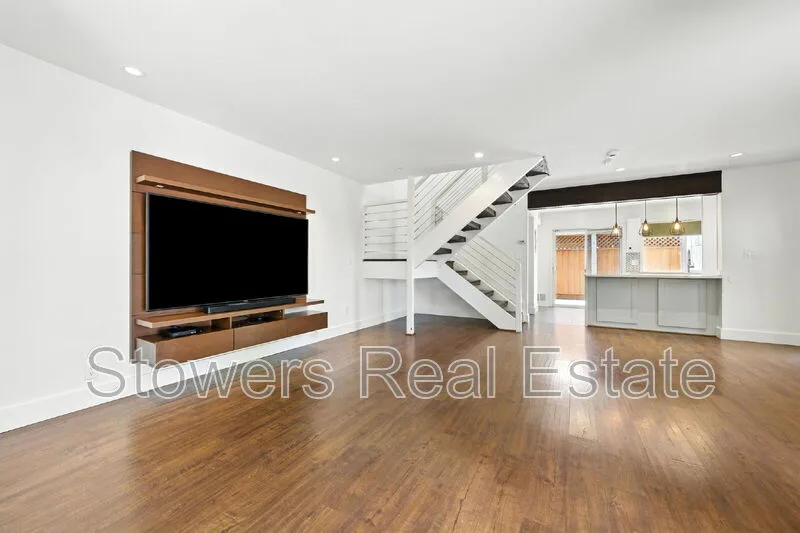 617 Garden Creek Pl photo 5