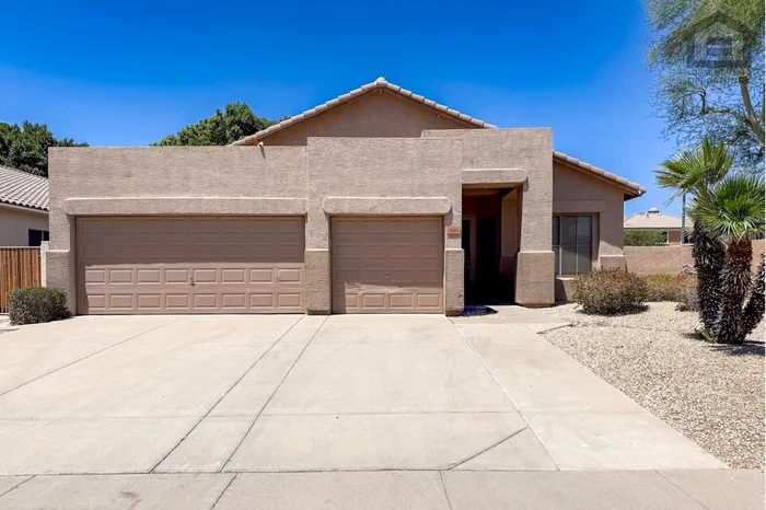 5946 W Sack Dr photo 2