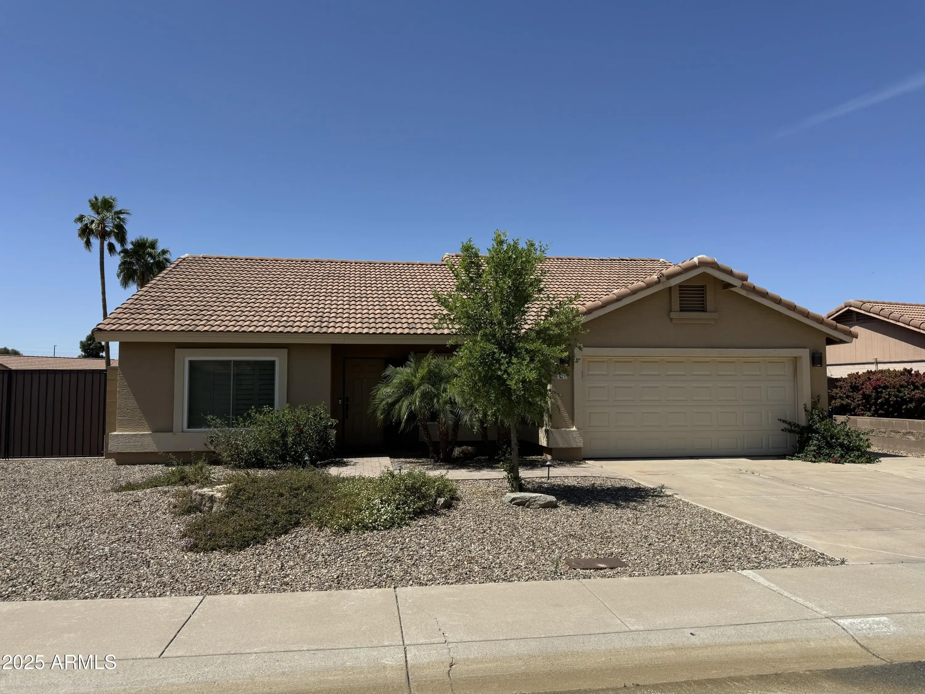 920 N Quartz St photo 2
