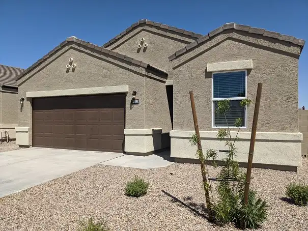 36488 W Barcelona Ln photo 3
