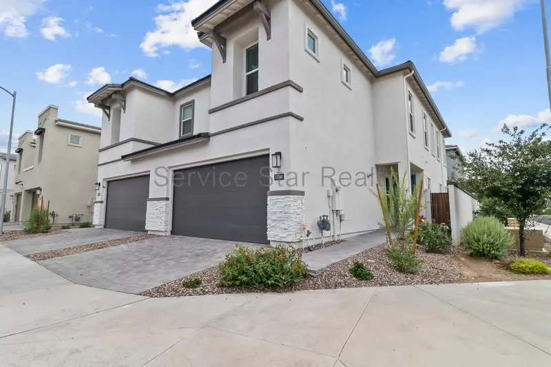 17144 N 50th Pl photo 2
