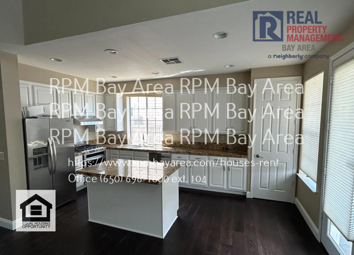 Your Private Oasis on Redwood Shores Lagoon – 4BR/3BA Dream Home photo 4