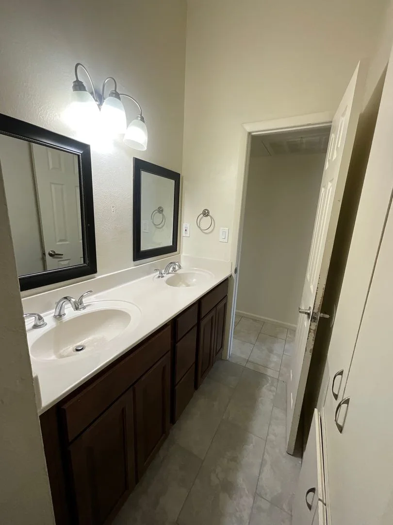 1808 N ASTER Street photo 5