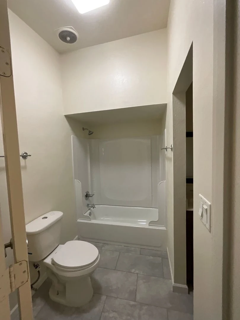 1808 N ASTER Street photo 3