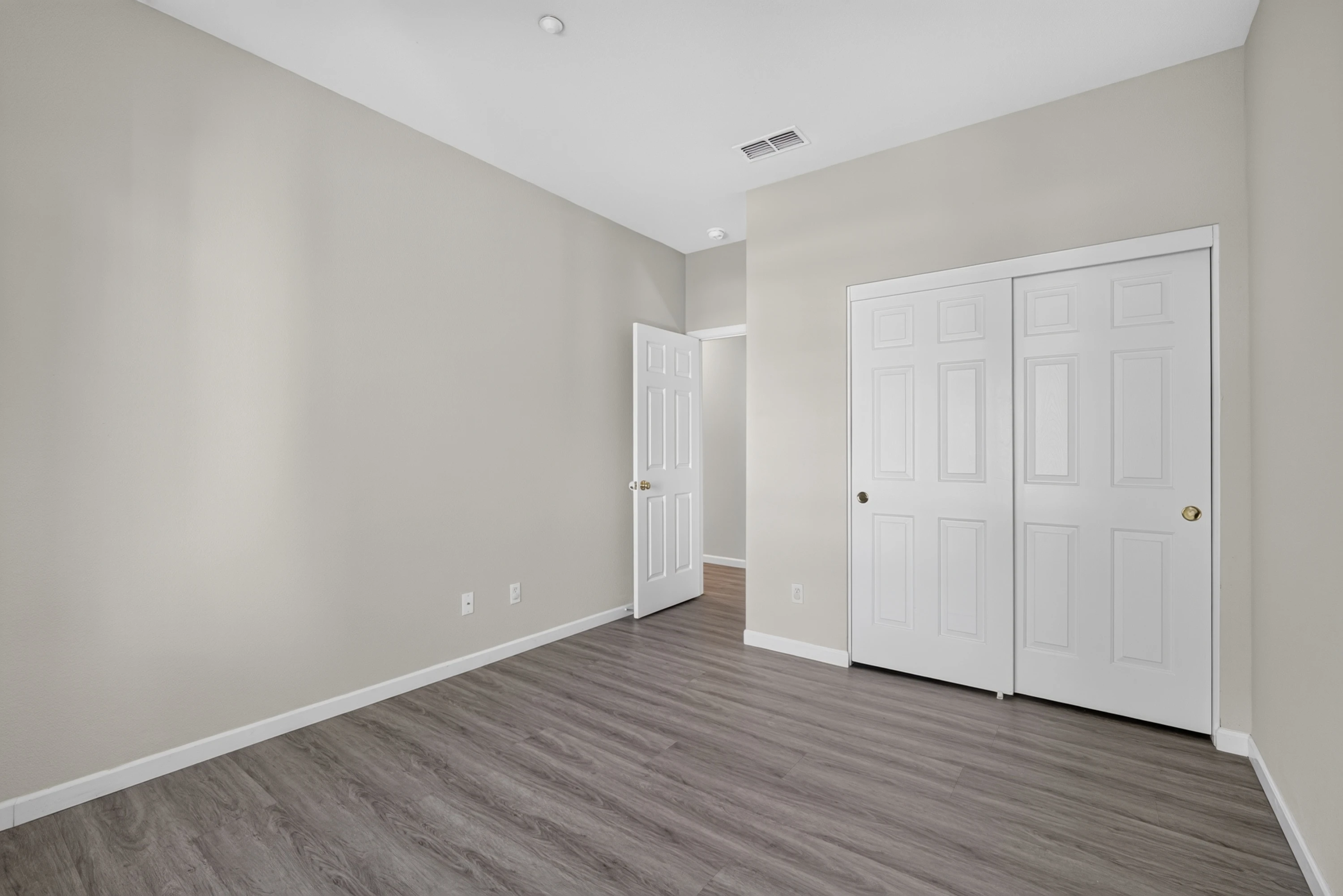 5858 Hazelwood Common photo 5