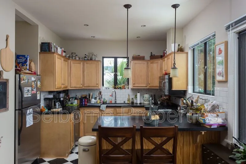 5208 Fleming Ave photo 4