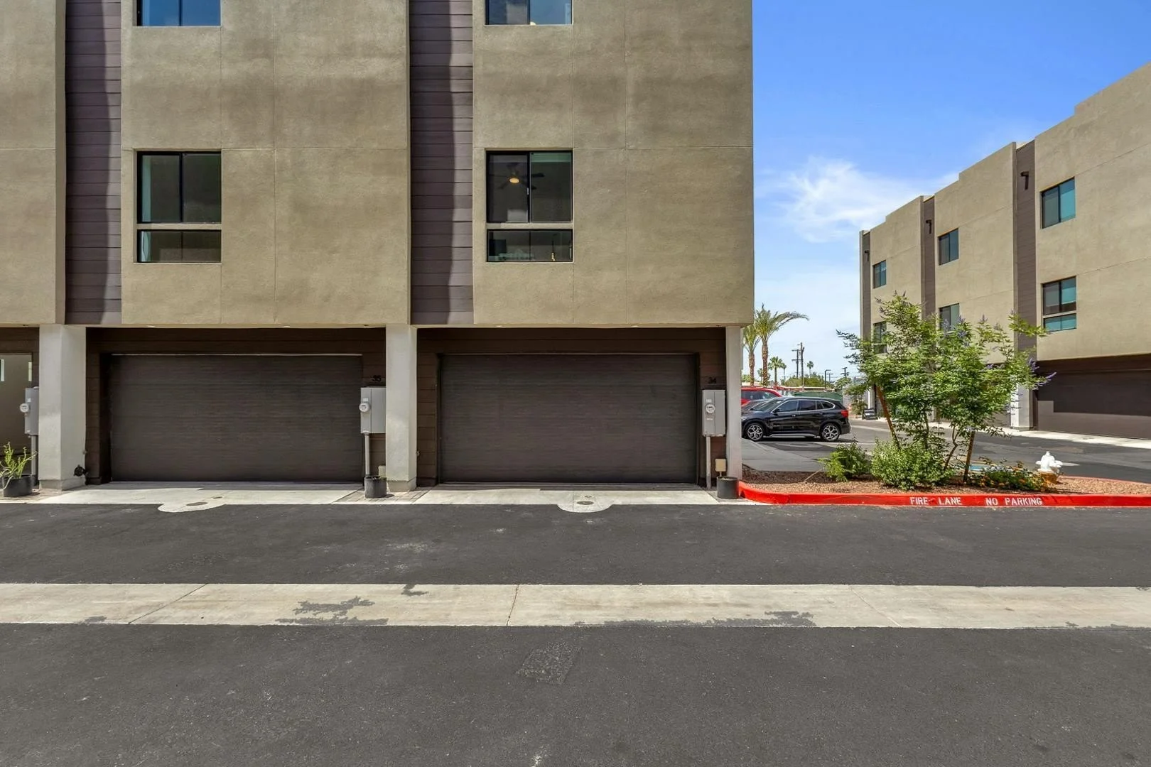 4220 N 32nd St Phoenix, AZ 85018 photo 2