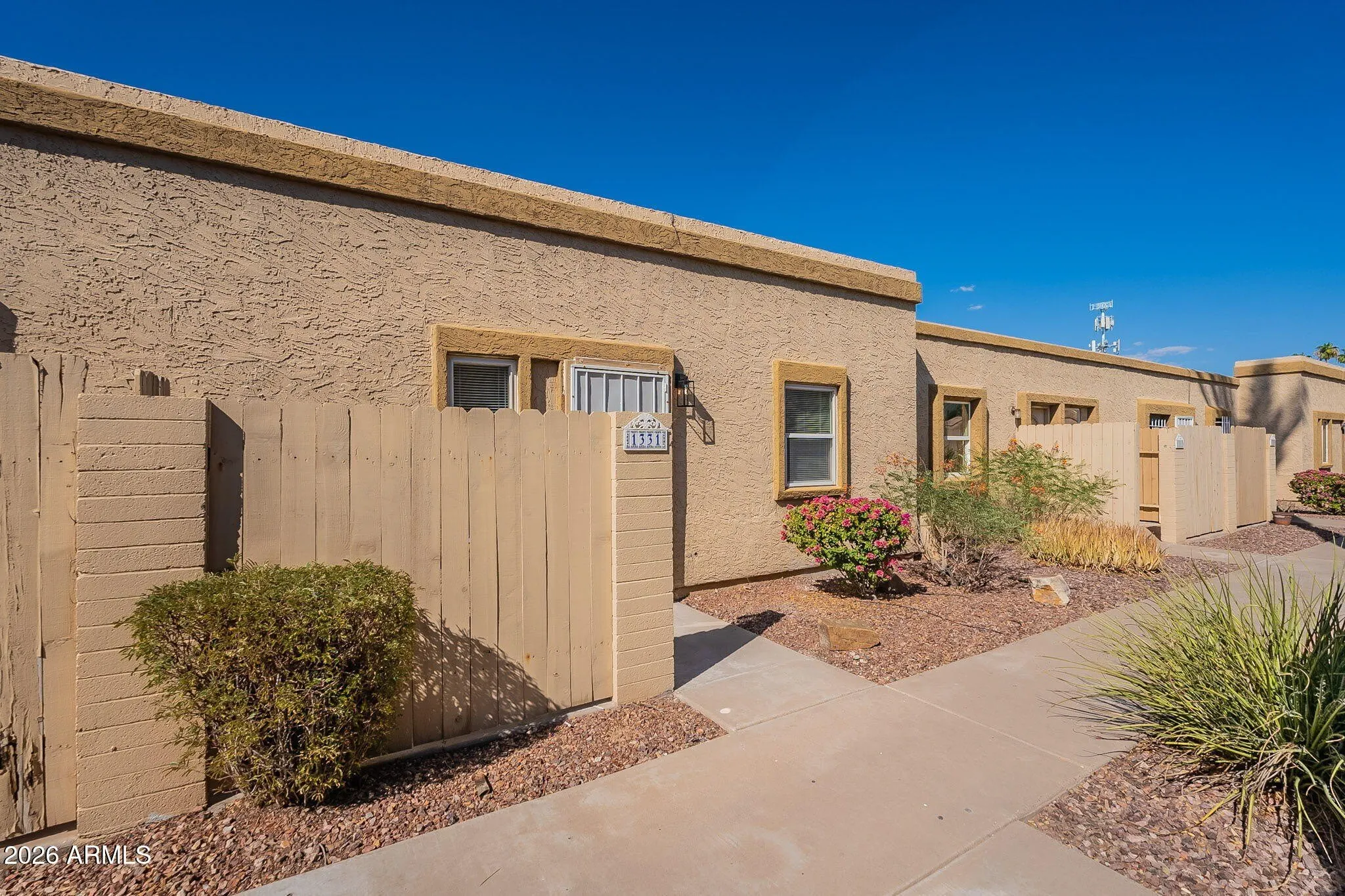 1331 E PIERSON Street photo 5