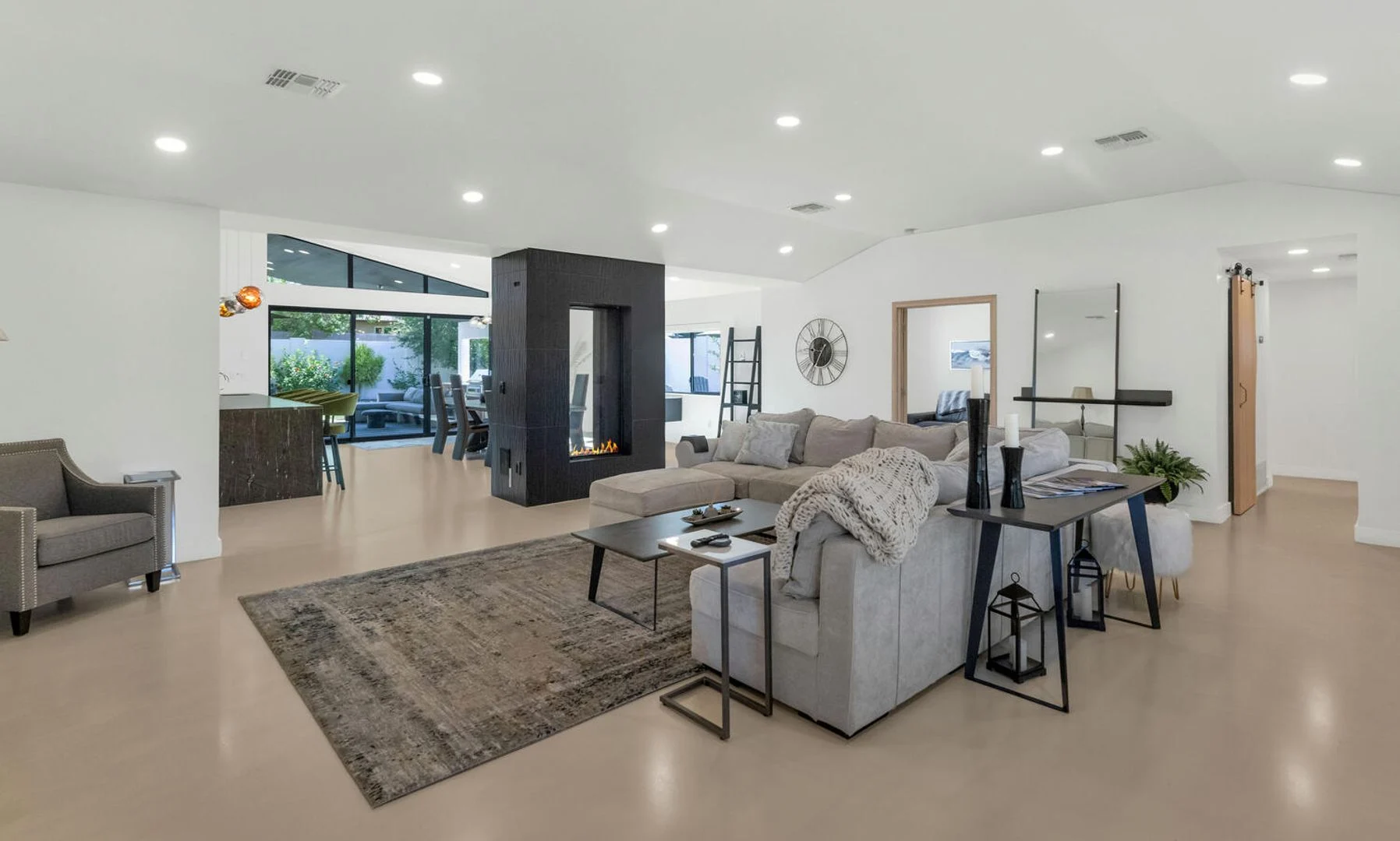 Rates Vary: photo 2