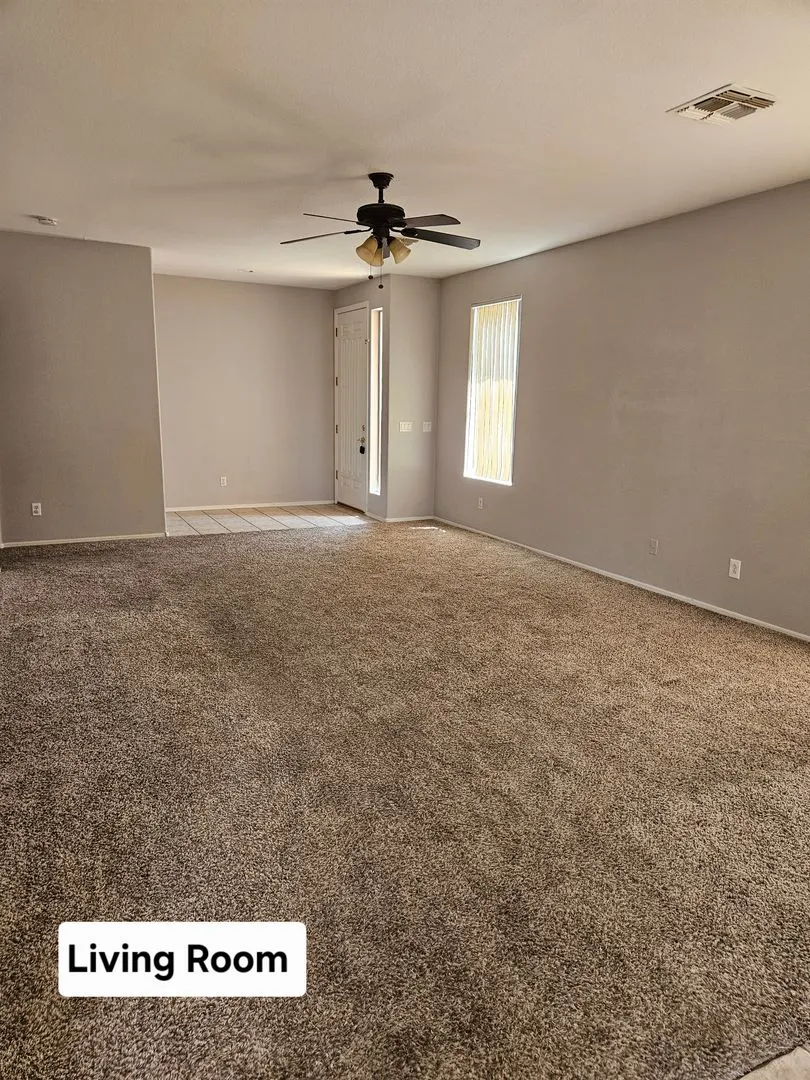 931 E Sherri Dr photo 4