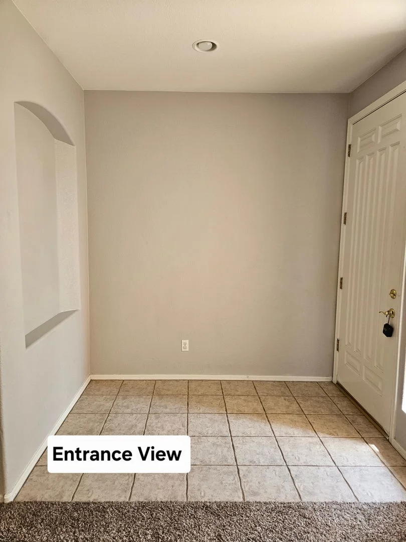 931 E Sherri Dr photo 3