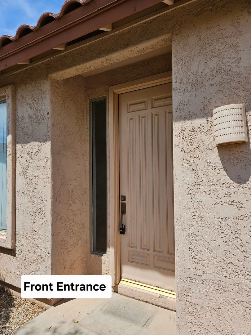 931 E Sherri Dr photo 2